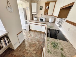 Kitchen- click for photo gallery